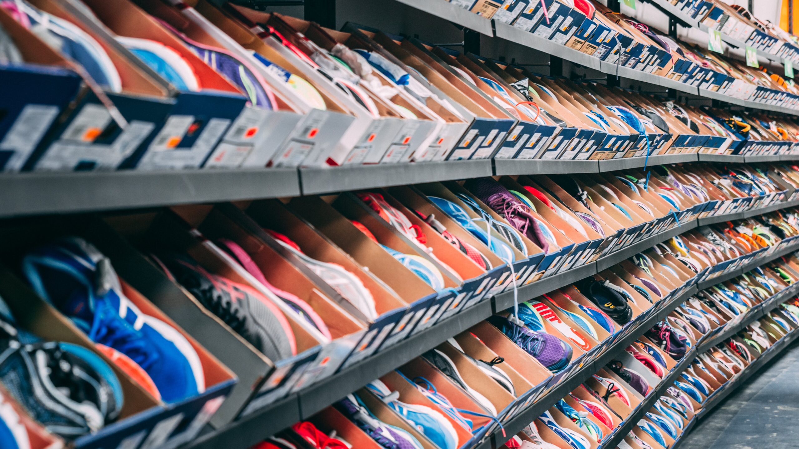 Regał na Buty: Praktyczne Rozwiązania do Twojego Domu